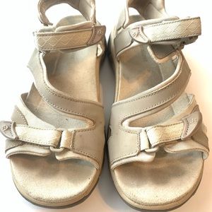 naturalizer angeles sandals